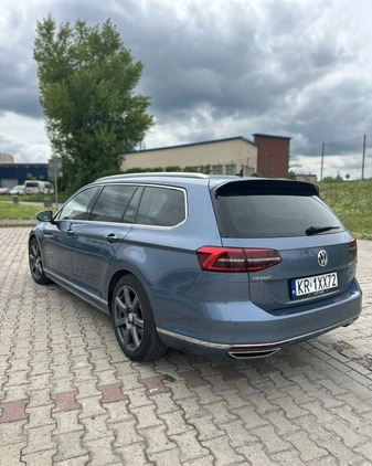 Volkswagen Passat cena 71000 przebieg: 137900, rok produkcji 2015 z Kraków małe 232